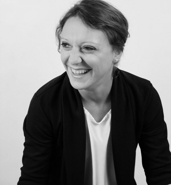 Schwarz-weiß-Portrait Anja Baumeister
