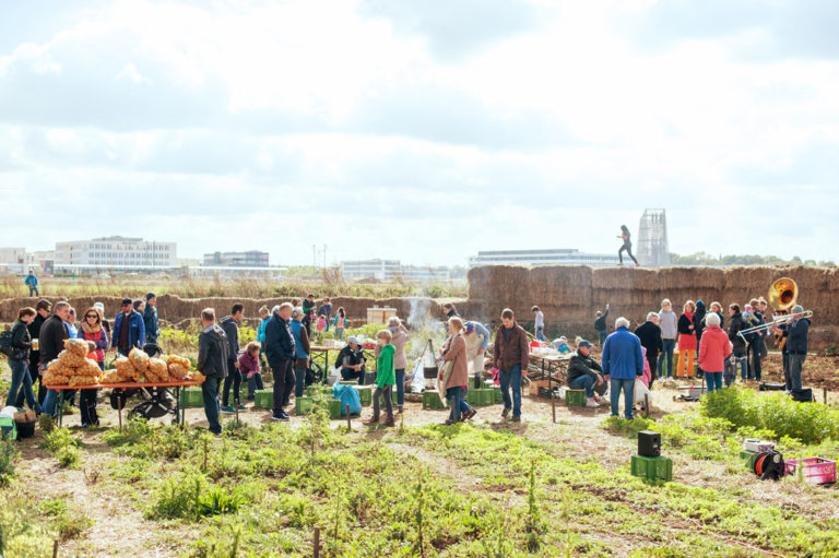 Alternativtext: Projekt_Freiluftsupermarkt_München_Freiham_bauchplan).(_Foto_Gabriela Neeb