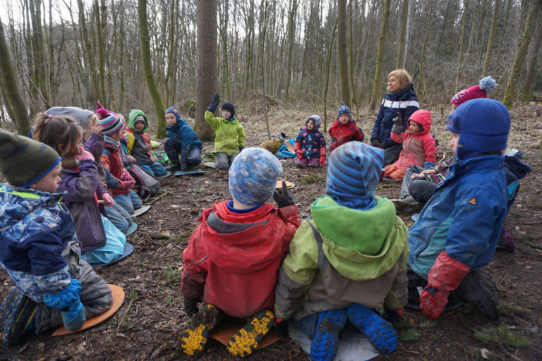 Morgenkreis_Waldkindergarten_Aubinger_Lohe_eV_Foto_Claudia_Evers