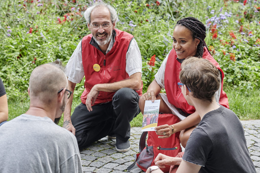 Das Team von Akim im Dialog am Gaertnerplatz im Einsatz; Foto: Carolin Tietz