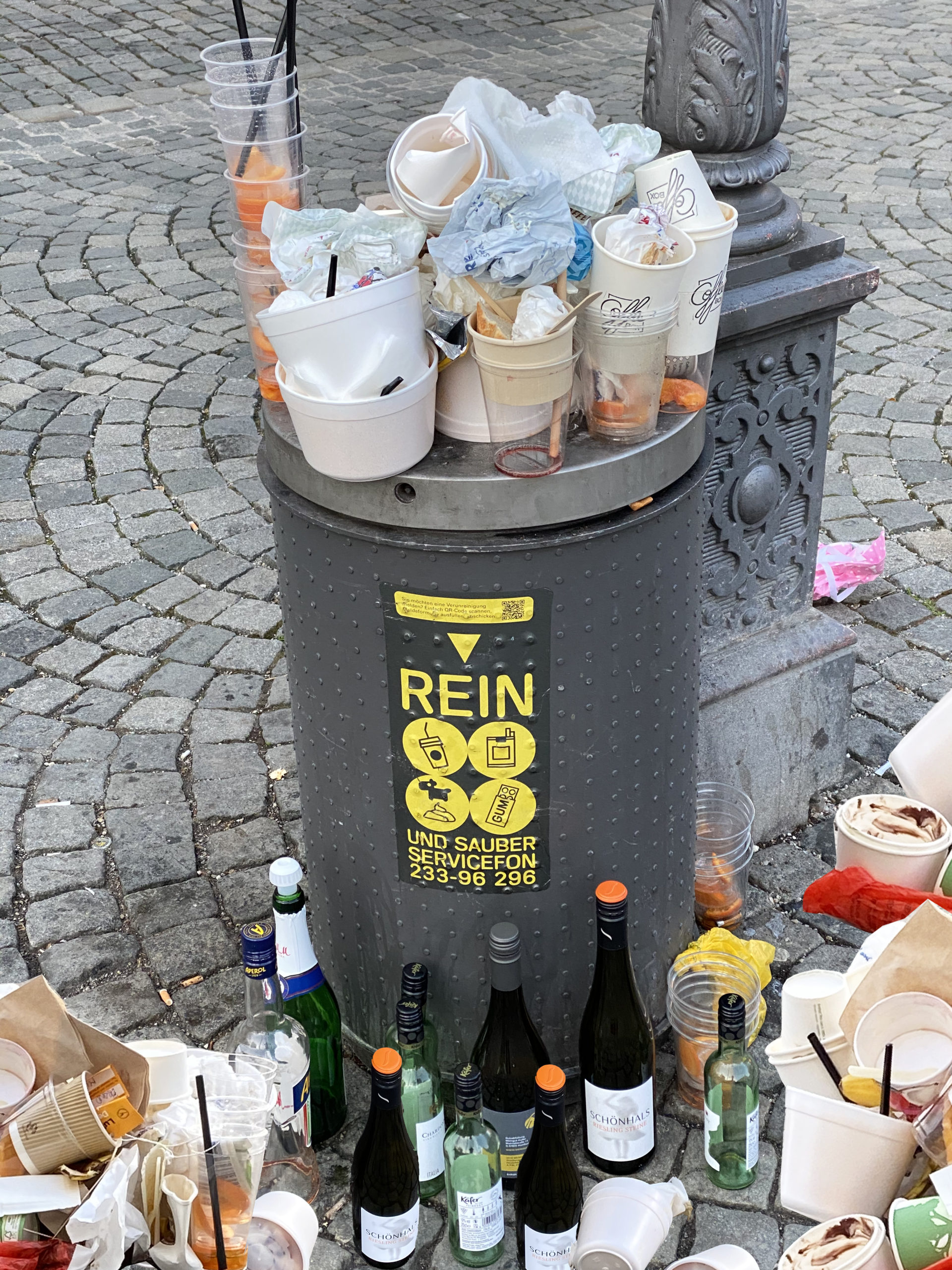 Mülleimer am Gärtnerplatz, Foto: Karoline Rupperti